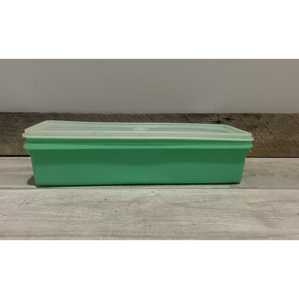 ViNTAGE Tupperware Celery Keeper 892-1‎ Jadeite Green type color with Clear lid